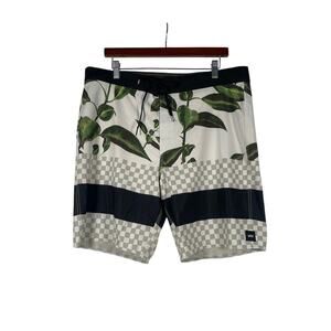 Vans Boardshorts Mens Size 36 19" Outseam Swim Skateboard Off The Wall NWOT